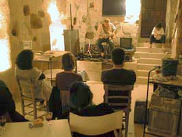 Paul treedt op in het atelier